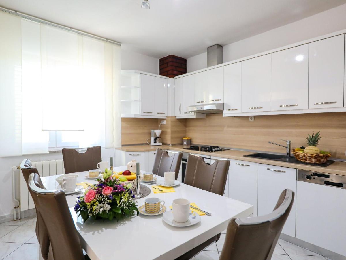 Lovely Holiday Home In Policnik With Private Pool Eksteriør bilde