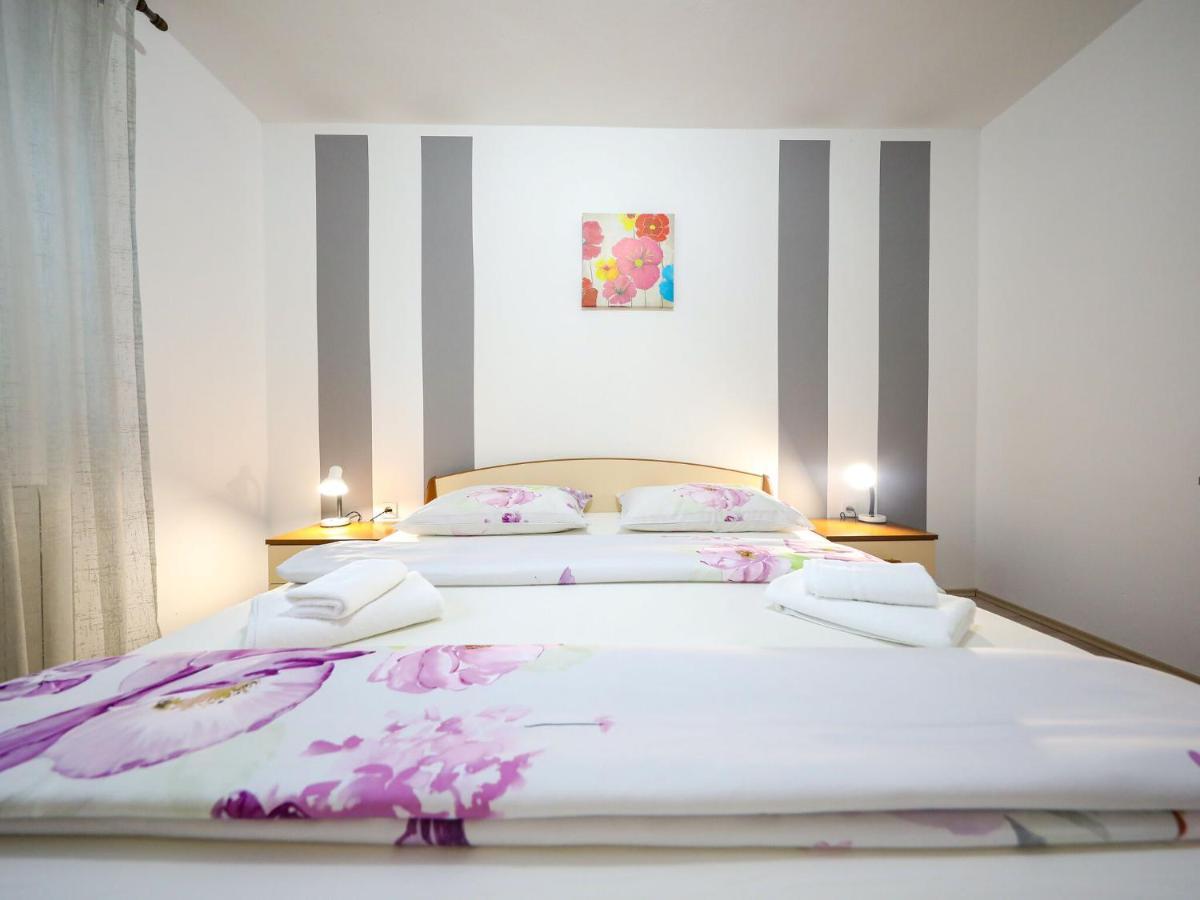 Lovely Holiday Home In Policnik With Private Pool Eksteriør bilde